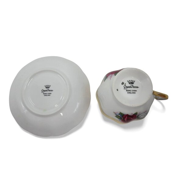 QUEEN ANNE Bone China Red White Rose Teacup and Saucer Gold Trim England Vintage - Picture 9 of 11